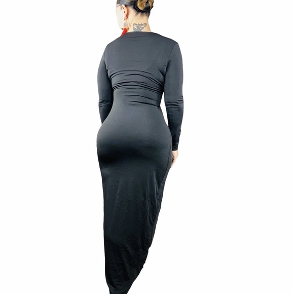 Black Goddess Dress: S-2X - Picture 4 of 4